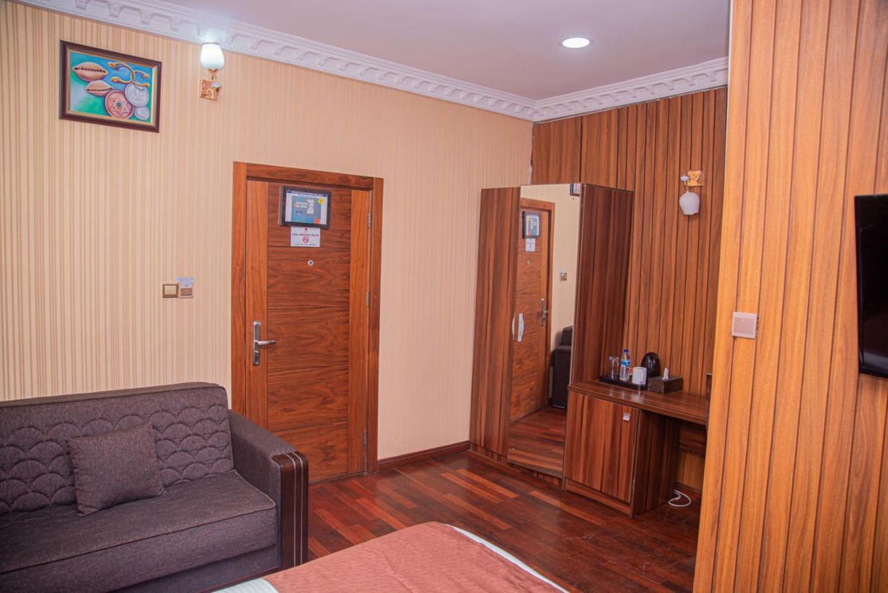 Mahogany Hotel And Suites Ібадан Екстер'єр фото